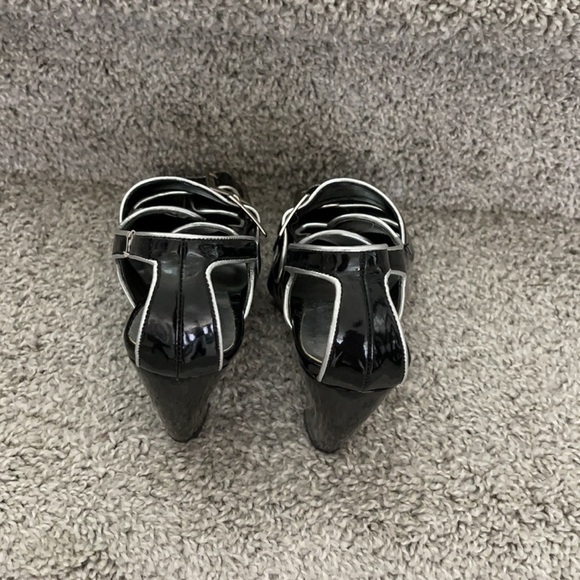 Black Sandals trimmed in Silver - Picture 3 of 6